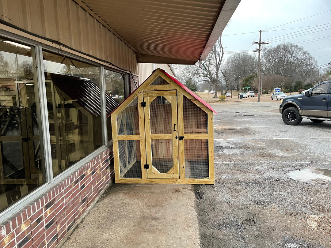 The Mini 6x8' Traditional Style Chicken Coop