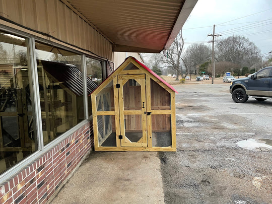 The Mini 6x8' Traditional Style Chicken Coop