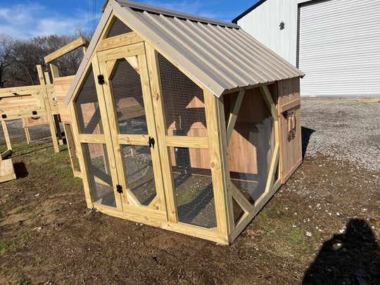 The Mini 6x8' Traditional Style Chicken Coop
