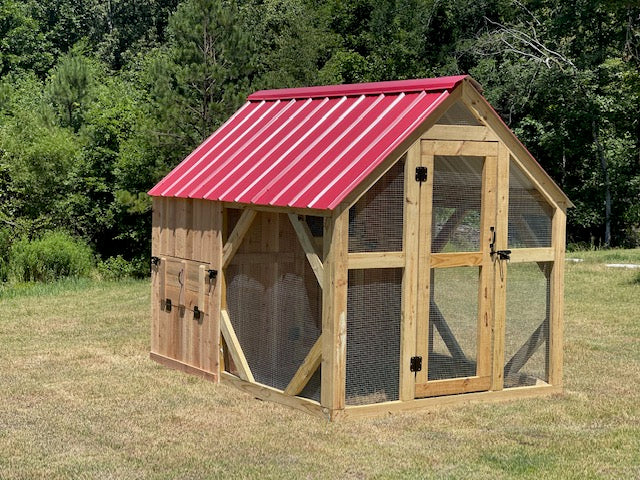 The Mini 6x8' Traditional Style Chicken Coop
