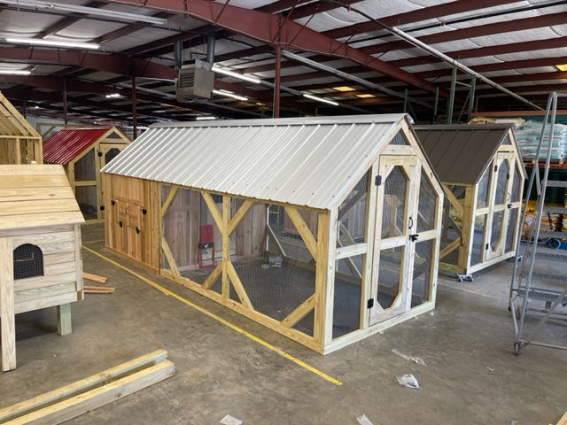 Deluxe 6x12' Traditional Style Chicken Coop