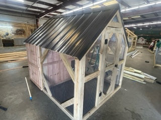 The Mini 6x8' Traditional Style Chicken Coop